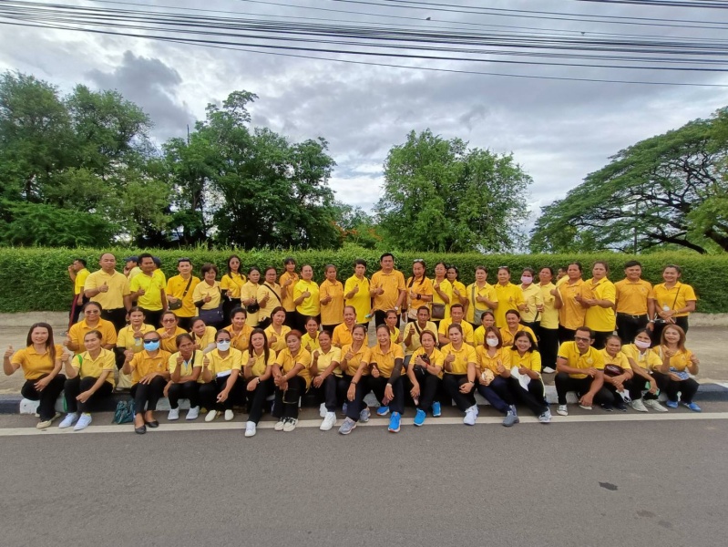 วันที่ 11 มิถุนายน 2567  นายวีระชัย เอี่ยมประโคน นายกองค์การบริหารส่วนตำบลประทัดบุ พร้อมด้วย คณะผู้บริหาร สมาชิกสภา อบต.ประทัดบุ เจ้าหน้าที่ และประชาชนในตำบลประทัดบุ เข้าร่วมกิจกรรม เดิน วิ่ง ปั่น ธงตราสัญลักษณ์งานเฉลิมพระเกียรติ พระบาทสมเด็จพระเจ้าอยู่หั